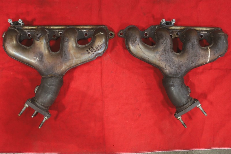 99-00 Corvette C5 5.7L Motor Engine Pair LH RH Exhaust Manifolds OEM *USED*