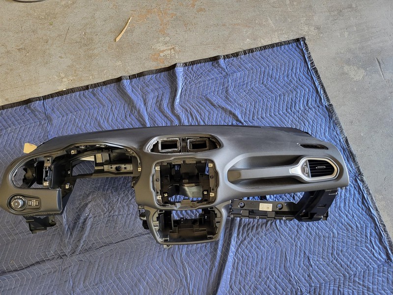 2018-2023 Jeep Renegade Dashboard Dash Instrument Panel 2.4L FWD OEM 7356672400