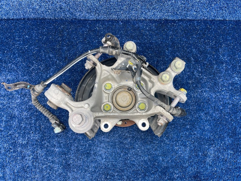 2016-2021 HONDA CIVIC REAR RIGHT SIDE SPINDLE KNUCKLE W/ BEARING HUB OEM