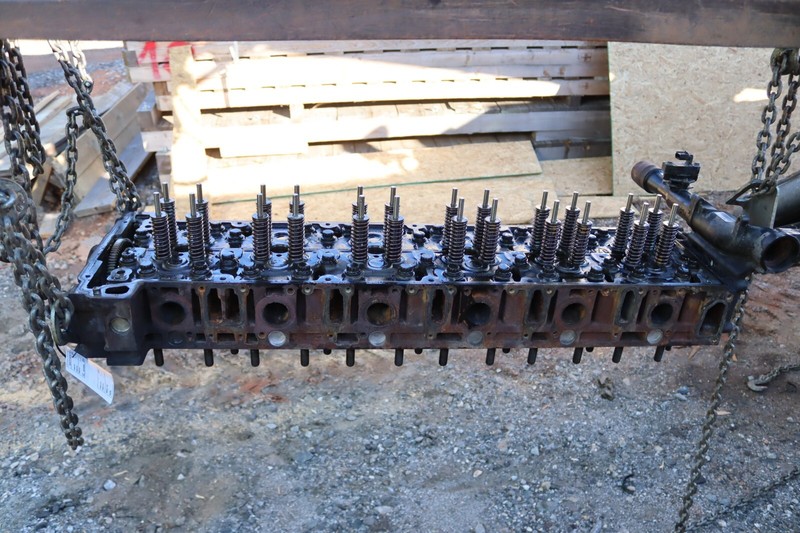 10-13 FREIGHTLINER CASCADIA 125 DD15 ENGINE CYLINDER HEAD W/ VALVE EPA 10 OEM