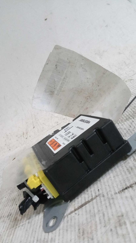 Used Air Bag Module fits: 2023 Nissan Rogue Air Bag center console Japan built I