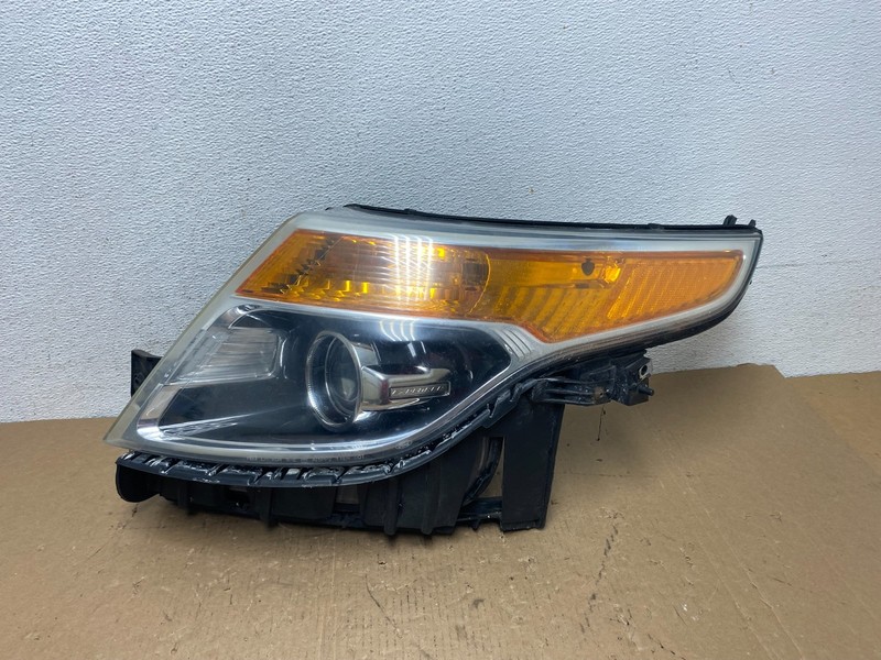 2011 to 2015 Ford Explorer Left Driver LH Halogen Headlight Oem AD8032 DW