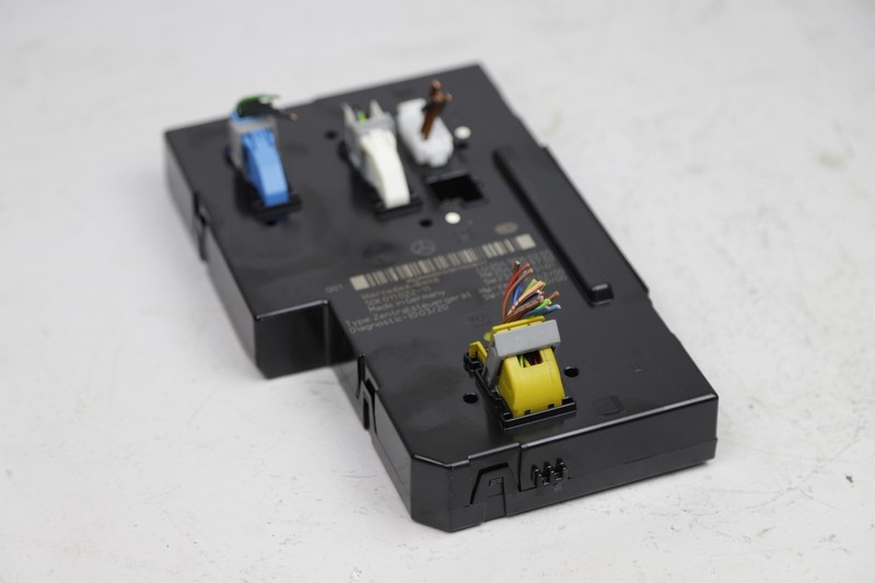 2012-2014 MERCEDES C250 C350 SAM SIGNAL ACTIVATION CONTROL MODULE OEM