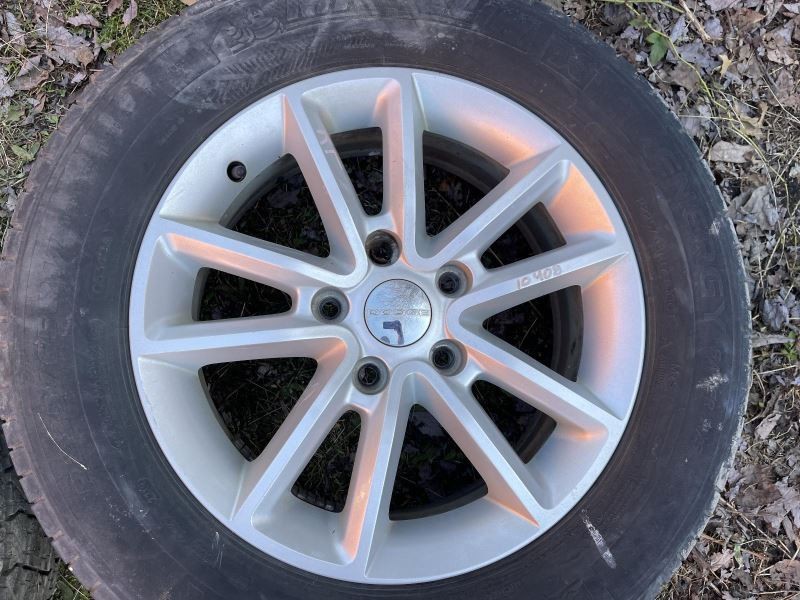 2019-2020 Dodge Caravan 17X6.5 Aluminum 10-Spoke Wheel Silver A-Condition