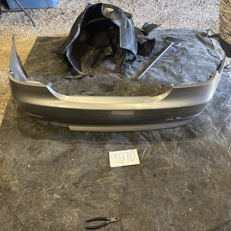 2007 BMW E60 525i 04-07 Rear Bumper Cover( Local Pickup Only!!!) Has Scratches