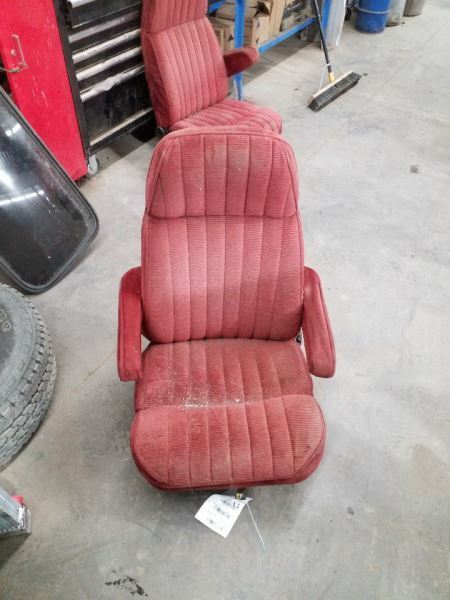 SUBCHEV15 1990 Front Seat 248433