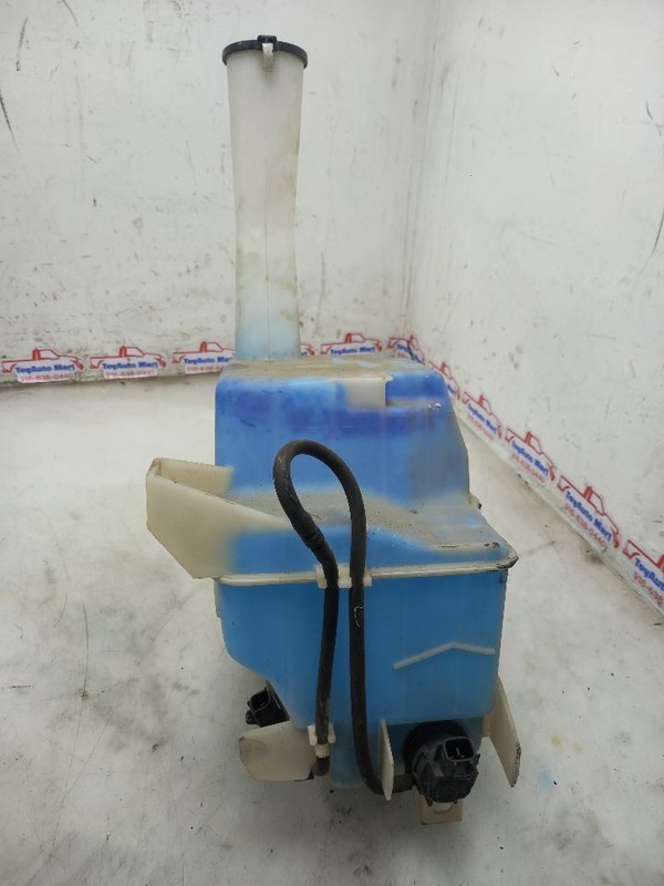 04-19 TOYOTA SIENNA LE WINDSHIELD WASHER RESERVOIR