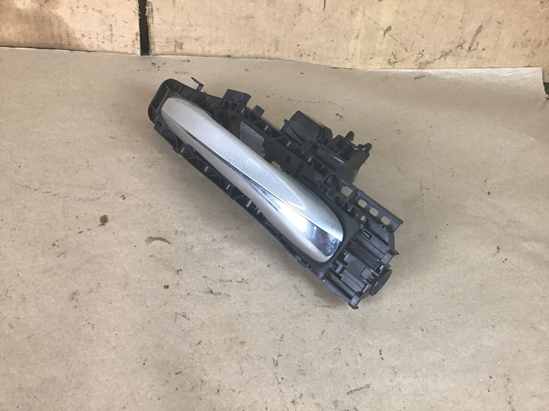Mercedes C63 S W205 2015 Rear Right Passenger Exterior Door Handle Bracket :A