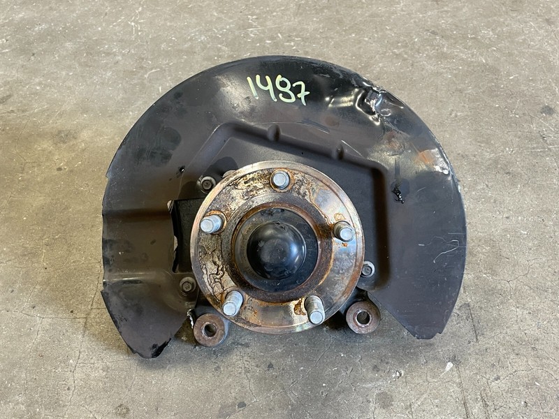 15 16 17 Ford Mustang GT Front Left Driver Spindle Knuckle Hub RWD 1487 OEM