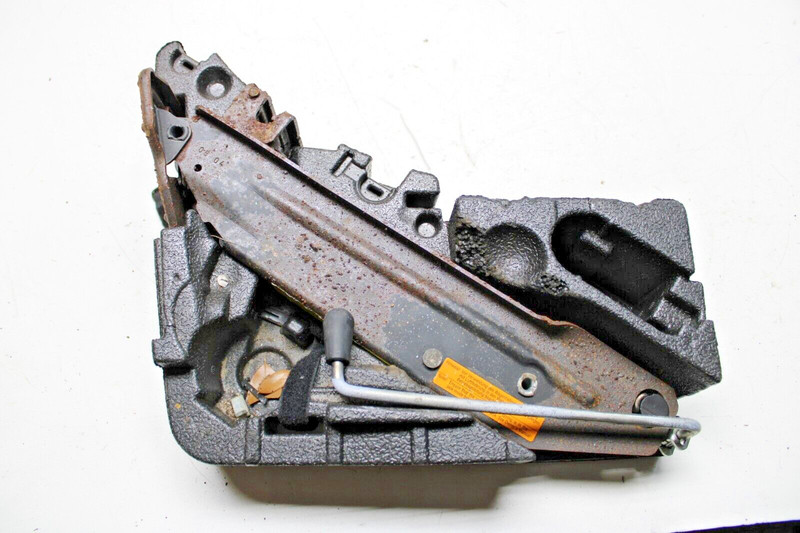 03-10 Porsche Cayenne S 955 Emergency Foam Spare Tire Tool Kit 7L0012112 OEM