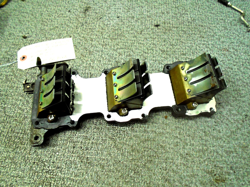 INTAKE MANIFOLD 1 & REED VALVE 6H1-13641-02-94 YAMAHA OUTBOARD 1990-2000 75-90HP