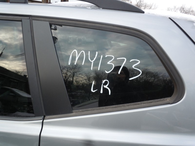 2004-2010 BMW X3 Rear Quarter Window Glass Driver Left LH OEM W/ Privacy Tint