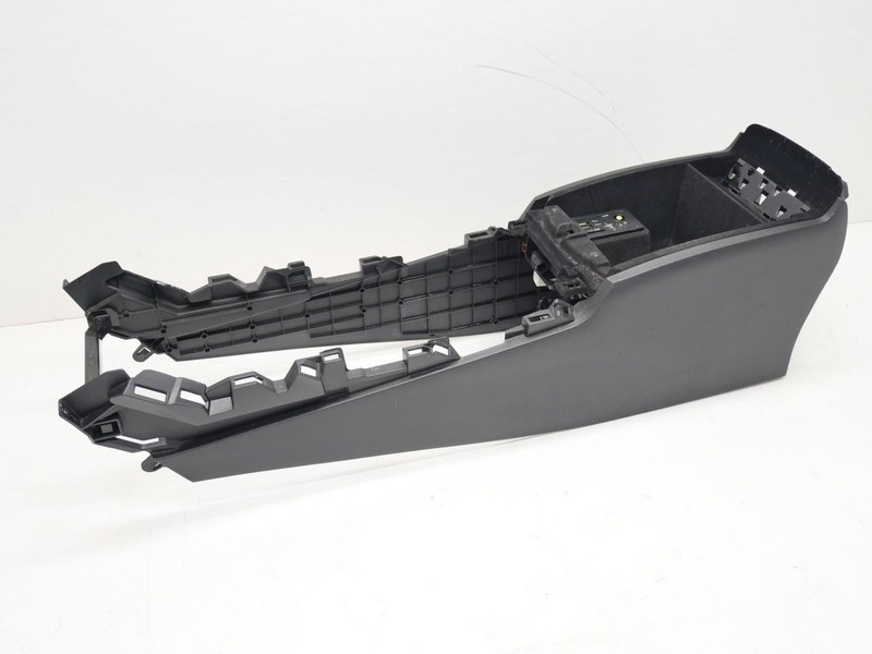 17-19 Infiniti Q60 15-19 Q50 Center Console Assembly Without Armrest OEM *Flaw*