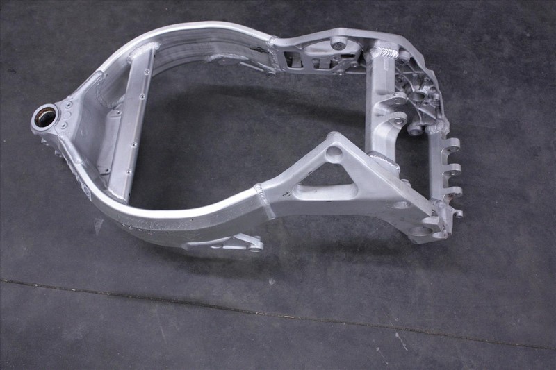 1996 HONDA CBR 900 RR MAIN FRAME CHASSIS BODY CBR900 CBR900RR 96