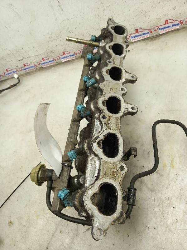 01 02 03 04 05 LEXUS IS300 3.0L LOWER INTAKE MANIFOLD 2JZGE