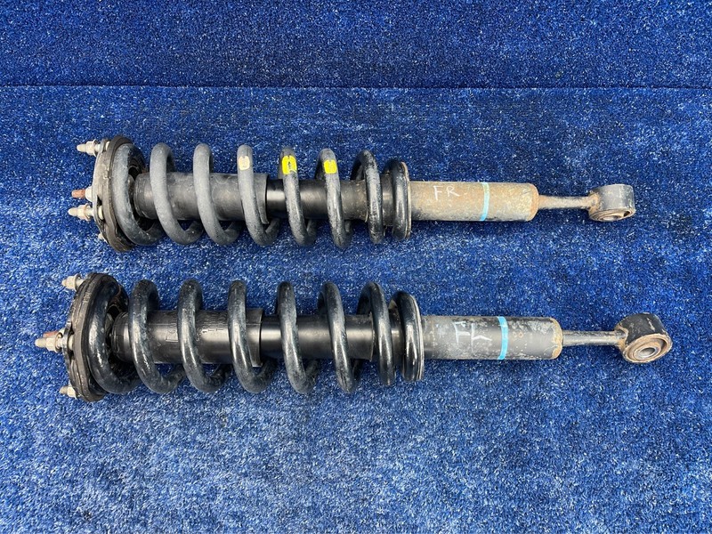 2007–13 TOYOTA TUNDRA FRONT PASSENGER & DRIVER SIDE SHOCK STRUT ABSORBER SET OEM