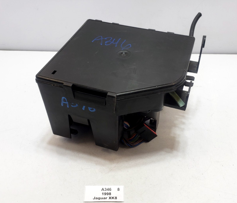 ✅ 1997-2003 OEM Jaguar XK8 XKR Rear Trunk Fusebox Relay W/ Cover