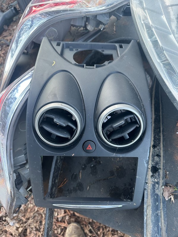 11-13 NISSAN ROGUE OEM RADIO UPPER VENT DASH BEZEL TRIM PANEL