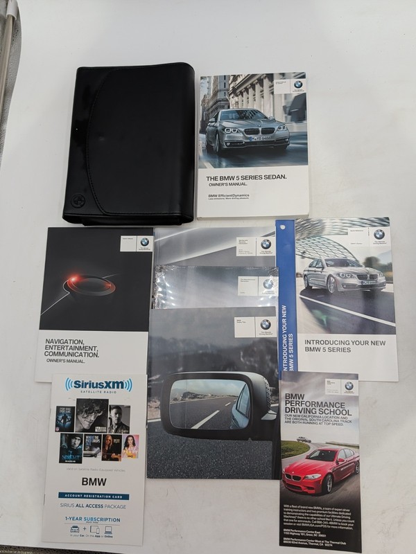 2016 BMW 5-Series Sedan 528i 535d 535i 550i xDrive Owners Manual Owner Books Set