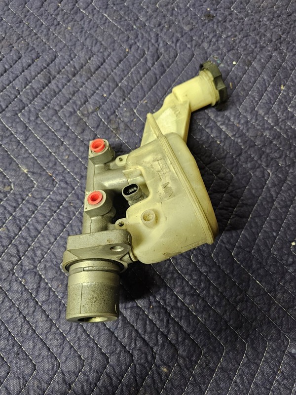 2007 Chevrolet Cobalt Brake Master Cylinder OEM 135K Miles
