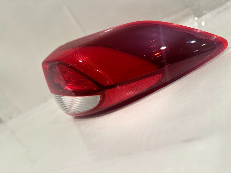 OEM 16-18 Tucson (Exc Limited) Tail LightHalogen 92402D3010