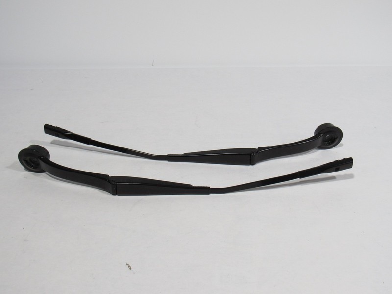 18-21 Aston Martin Vantage 2020 Front Left Right Windshield Wiper Arm Set :Y