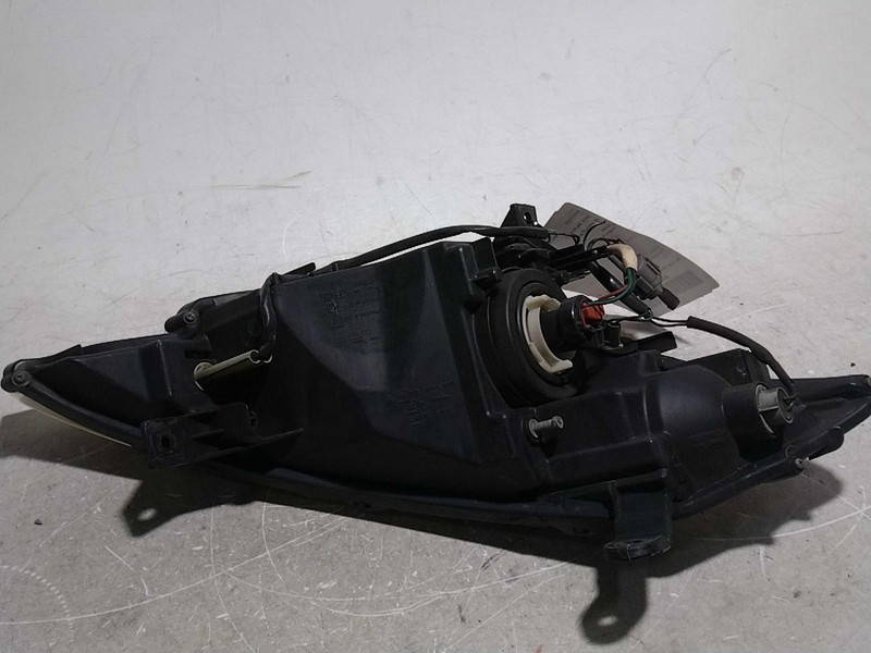 2006 Nissan Murano Right Headlight Assembly White OEM 108573, 184K Miles