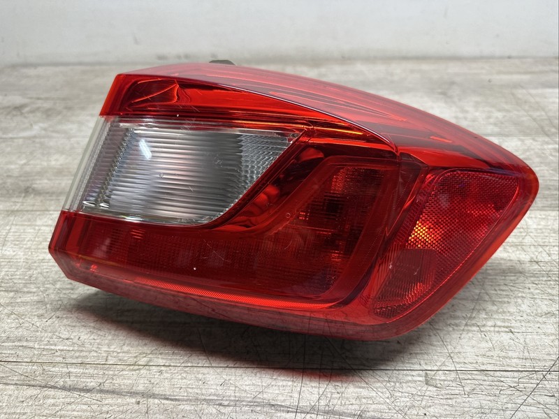 84078119 I 2016 - 19 CHEVY CRUZE PASSENGER SIDE OUTTER TAIL LIGHT RR RH OE