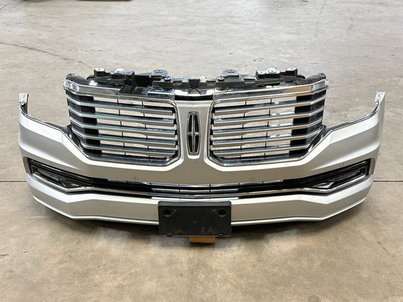 ⭐2015-2017 LINCOLN NAVIGATOR COMPLETE FRONT BUMPER COVER W/ PDC ASSY OEM LOT2703