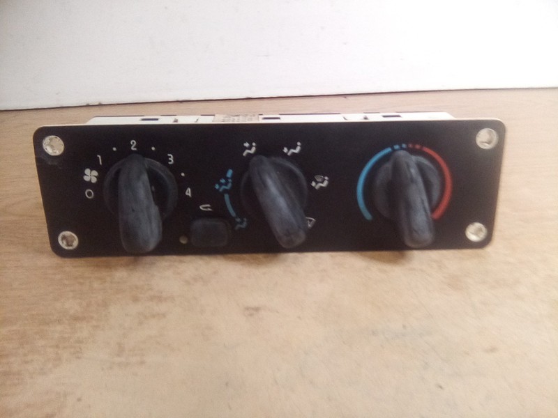 Freightliner M2 OEM A22-57054-003 Climate Control