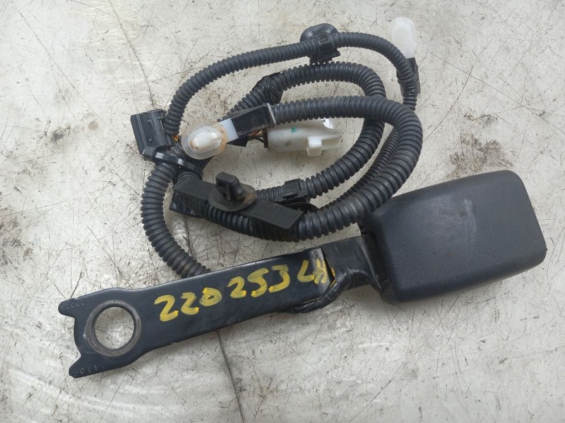 13 14 15 16 17 18 TOYOTA RAV 4 FRONT DRIVER LEFT SEAT BELT BUCKLE