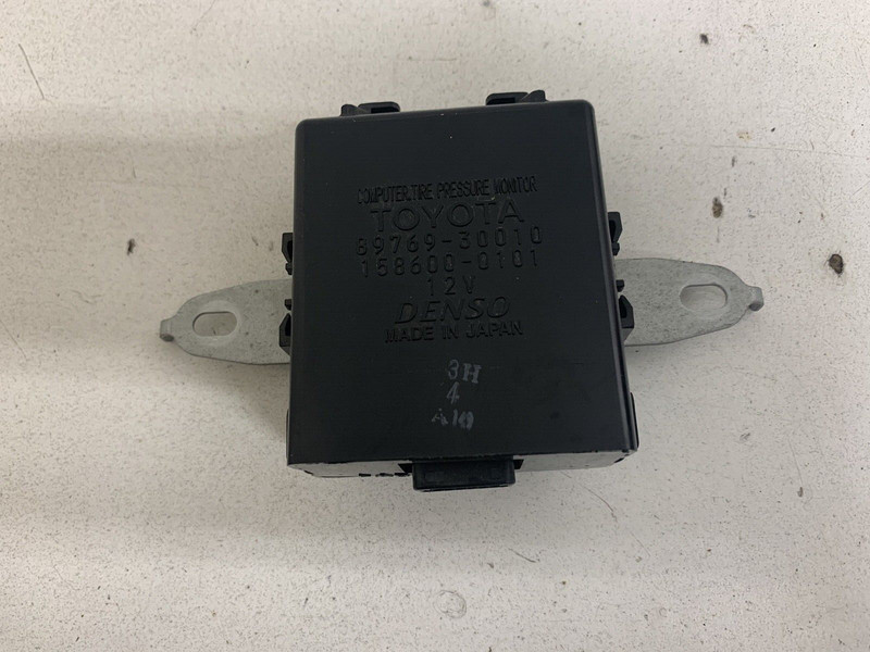 2007-2011 Lexus GS450H TPMS Module Computer 89769-30010 Tire Pressure Monitor