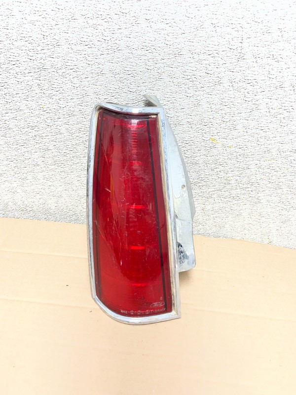 1984 to 1992 Lincoln Mark VII Driver Left Side Tail Light OEM AA5499 LK
