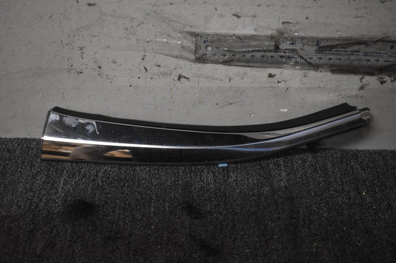 TRIM REAR RIGHT SIDE FACTORY OEM