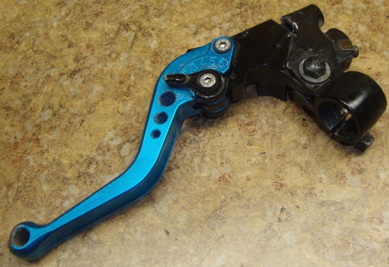 2004 Suzuki GSXR750 GSX-R750 GSXR 750 Left Clutch Lever Handlebar Mount 04