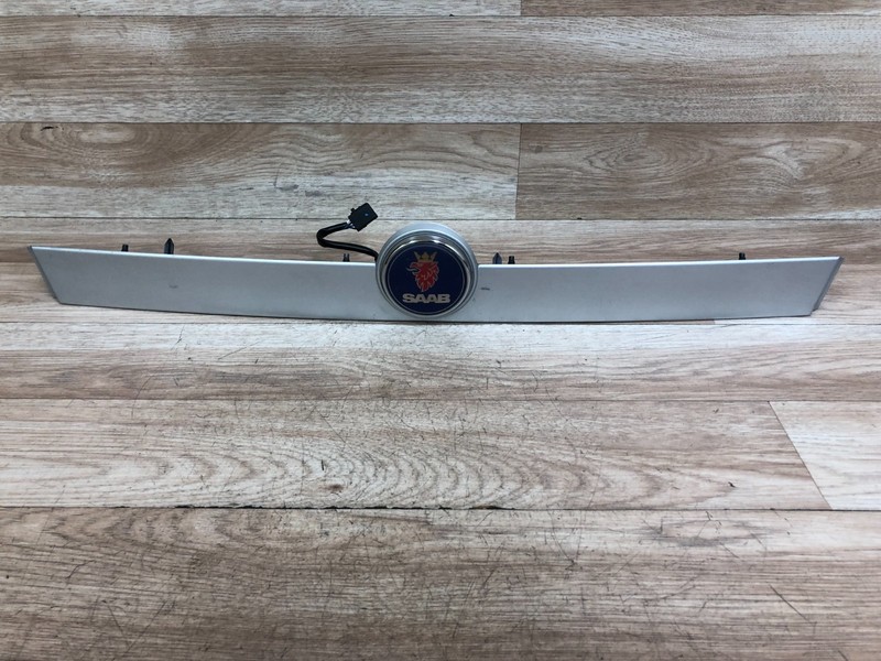 SAAB 93 9-3 AERO CONVERTIBLE OEM REAR TRUNK TAILGATE LID MOLDING HANDLE LATCH