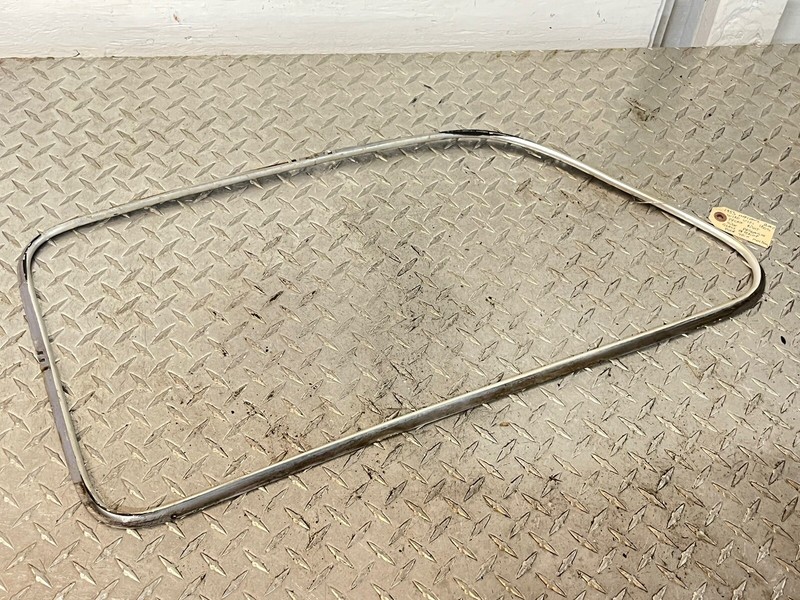 53 Mercedes Ponton W120 W121 180D Front Right Passenger Door Glass Trim Molding