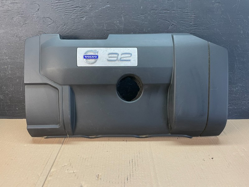 2008 to 2015 Volvo XC70 3.2L Engine Motor Top Upper Cover Panel AD8619 DG