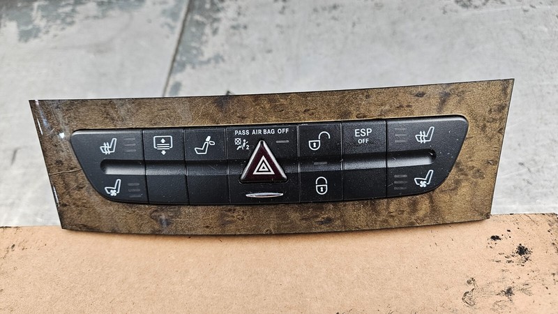 2007 Mercedes AMG E 63 Seat Climate Control Panel / Hazard Switch 7711 M7