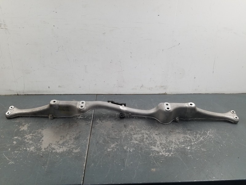 2017 Nissan GT-R GTR R35 Transmission Crossmember Bracket #1091 E2