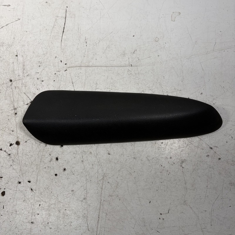 97-01 Honda Prelude Right Door Armrest Black 83542-S30-010ZA OEM