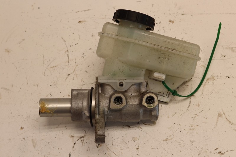 2009-2020 NISSAN 370Z BASE POWER BRAKE MASTER CYLINDER W/ RESERVOIR TANK OEM
