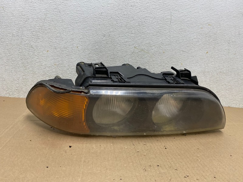 1997 - 2000 BMW E39 5 Series Headlight Right Passenger RH Halogen OEM J8505 DW