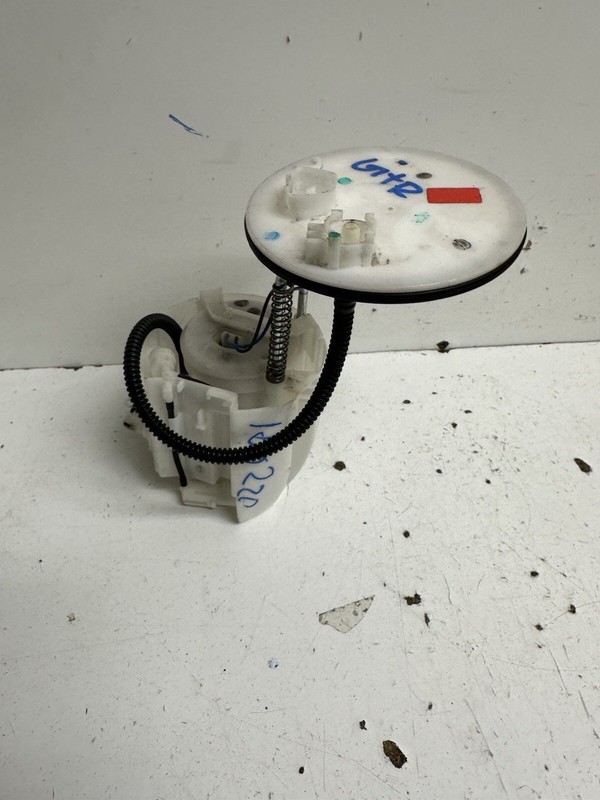 2013-2018Toyota Rav4 2.54L AWD Fuel Gas Pump w Sending Unit & Bracket