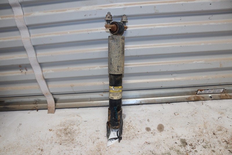 2015-2019 CHEVY SILVERADO 2500 HD FRONT RIGHT PASSENGER SHOCK STRUT ABSORBER OEM