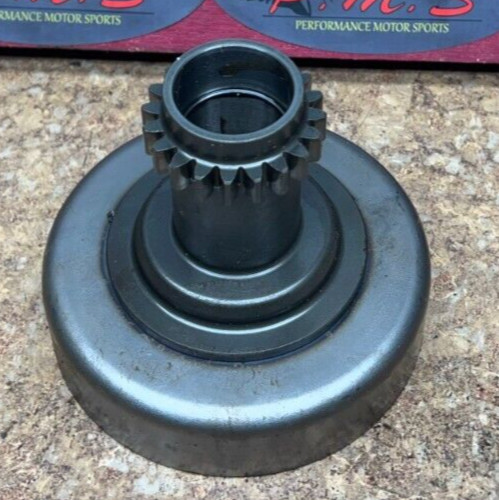 1985 Suzuki LTF 250 ATV Quad Engine Motor Centrifugal Wet Clutch Housing LT250