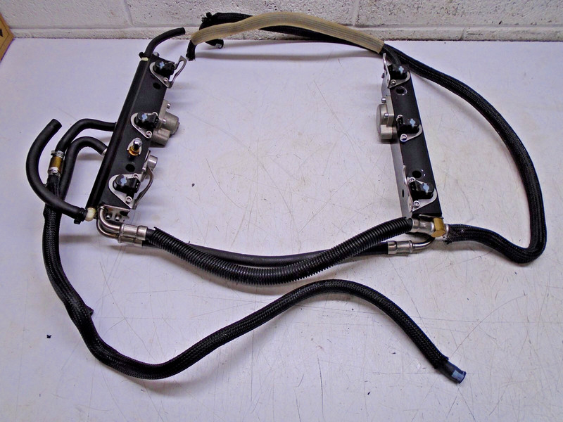 ZZ3b Mercury Outboard 175 Hp Fuel Rail Assembly 895752T04 895752T05