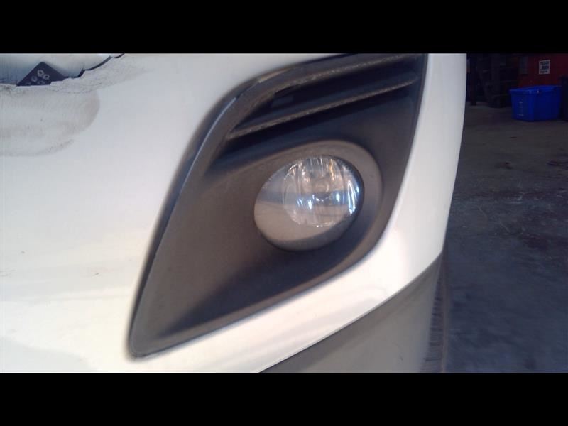 Driver Corner/Park Light Fog-driving Halogen Fits 11-13 VOLVO 30 SERIES 1442767