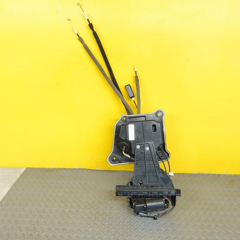 2017-2024 CHRYSLER PACIFICA SLIDING LEFT DRIVER REAR DOOR LATCH LOCK OEM 3041095