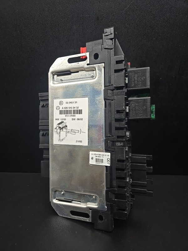 03-12 Mercedes R230 SL550 SL55 AMG SL550 Rear SAM Fuse Box Relay Module OEM
